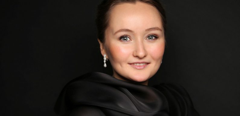 Юлия Лежнева споет в БЗК